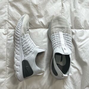 Women’s Nike React Phantom Run Flyknit 2 size 8.5